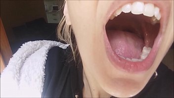 Giantess swallows