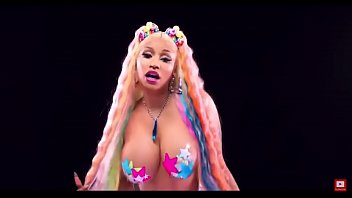 Nicki minaj hot boob