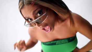 Cantora MC pipokinha se masturbando