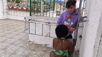 Comendo a patricinha na favela