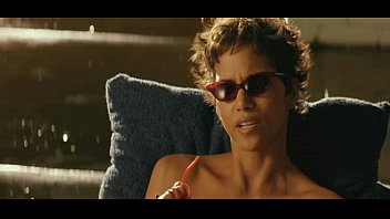 Halle berry sex