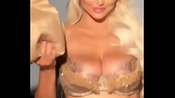 Lindsey pelas naked