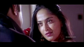 Anushka shetty kiss video