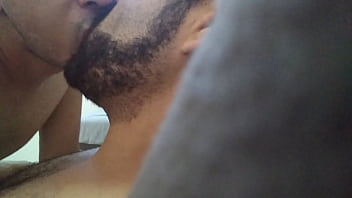 Beijo gostoso gay