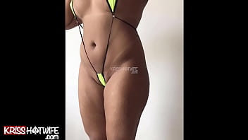 Kriss hotwife con traje de baño muy safadinho para ti