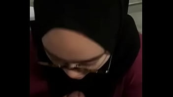 Jilbab habis vcs langsung ke kamar mandi