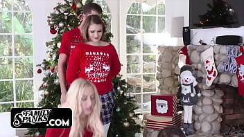 Fucking StepSister Riley Mae During StepFamily Christmas Picture : se dervirta sadados