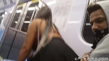 Rabudas no metrô