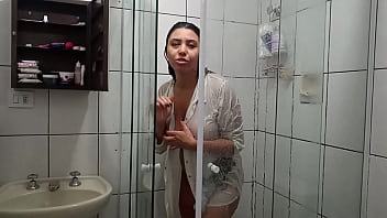 Sarah Rosa │ Lavando el Baño