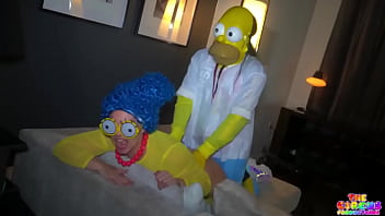 3 Homer comendo uma mulher