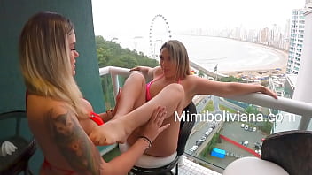 Lesbians feet licking porn