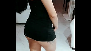 Gostosa de vestido curto