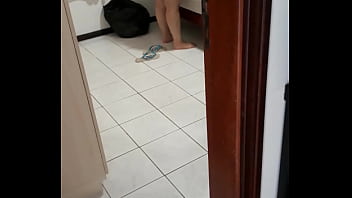 Filmando escondido no banho