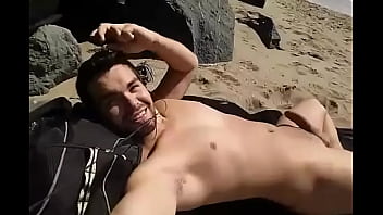 Praia de nudismo gay espanha