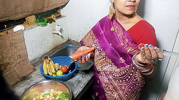 Sexy bhabhi in kitchen