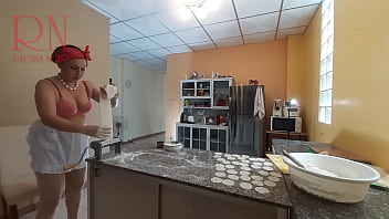OWNER NIPPER FUCKING MAID WHILE COOKING