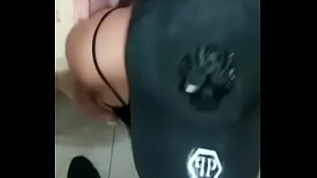 Sígueme u suscríbete soy la Reina de las Mamadas @sabrinalatina237.  Me gusta cuando mi vecino me pone de rodilla