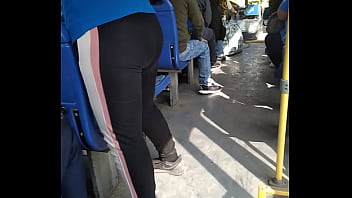 Comendo a cobradora de ônibus