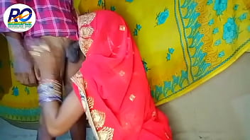 Girl remove her saree