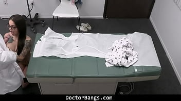 Doctor get intimate with patient