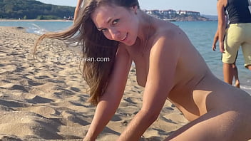 Tette nude in spiaggia