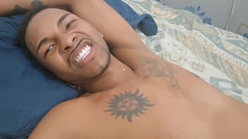 Bandido amarrou o marido e comeu a esposa