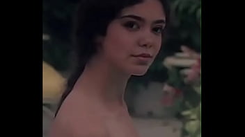 Auli\’i cravalho body