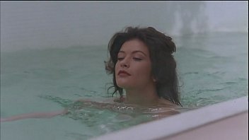 Catherine zeta jones nue