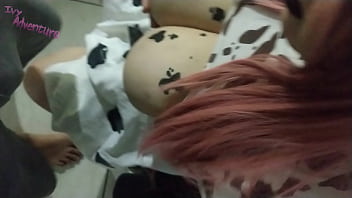 Soy una vaca, BBW Milf chupando una polla Corridas en las tetas - Ivy Adventure