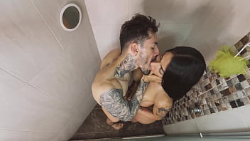 Tomando banho com namorado