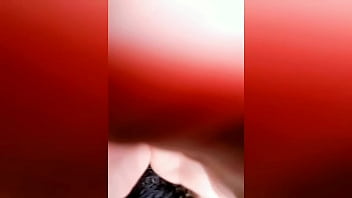 Orgasmos entre latino y joven semental que la domina por completo