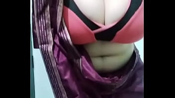 Naked boobs in saree