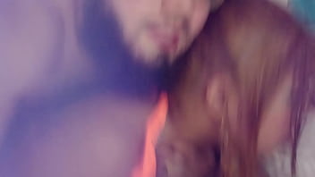 Que pena mi novio le envío este vídeo a mi madrastra y ahora me vio desnuda