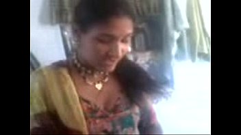 Indian girl showing tits