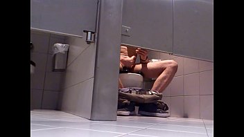 Mens lockerroom spy