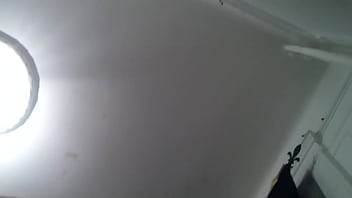 Uit tiền