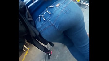 Sex em gái thuê ngoài đường