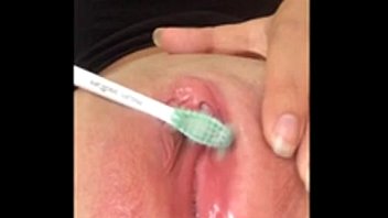 Gum sulcus toothbrush
