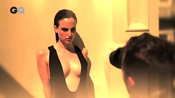 Mainstream movie cum shot