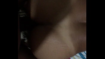 Travesti tirando o cabaco do cu do macho
