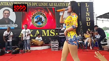 Dangdut Titin kharisma