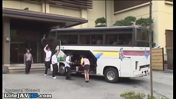 Japonesa cogidada no ônibus