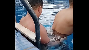 Dois primo gay na piscina