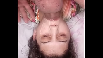 Martina oliveira levando gozada na boca