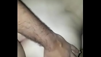Putinha gemendo de prazer enquanto o malandrinho soca fundo Putinha gemendo de prazer enquanto o malandrinho soca fundo
