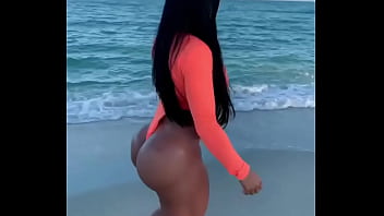 Elousa bunda gostosa