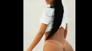 Kim kardashian nuaked