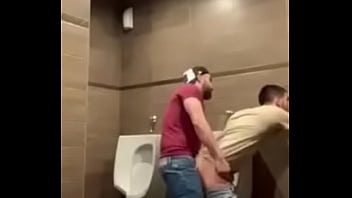 Porno gay amador banheirao