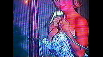Transando loira magrinha calcinha preta