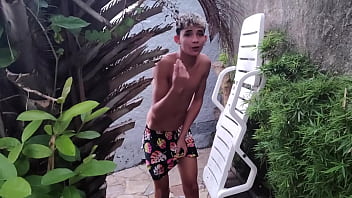 Espiando a hermano masturbandose recamara
